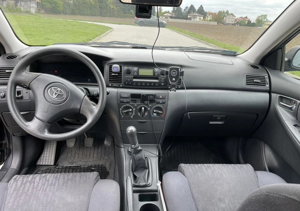 Toyota Corolla cena 7900 przebieg: 205133, rok produkcji 2003 z Warszawa małe 92
